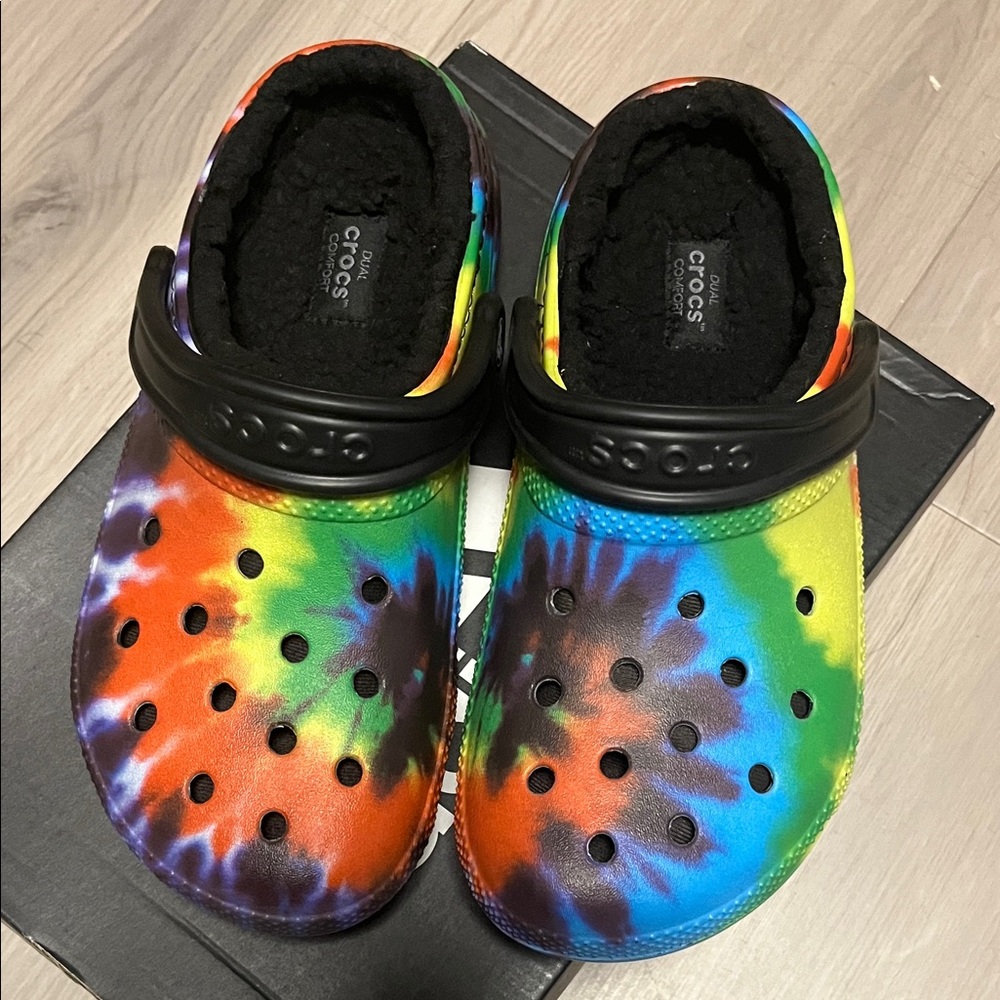 CROCS Unisex Adult Tie-Dye Slippers（Women size 7 men size 5）